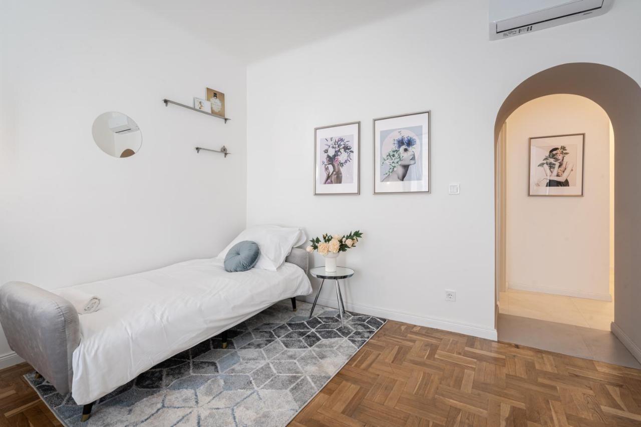 D71 - Central Cozy Suite, Best Location By Bqa Boedapest Buitenkant foto